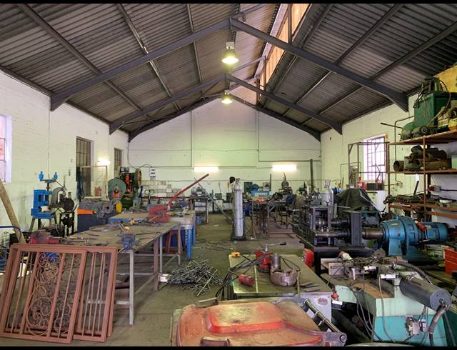 239M² FACTORY FOR SALE IN ELSIES RIVER INDUSTRIAL